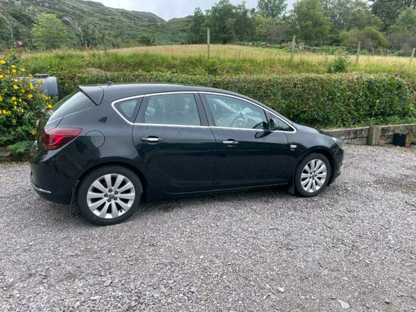 Opel Astra Hatchback, Diesel, 2013, Black