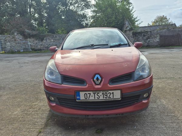 Renault Clio Hatchback, Petrol, 2007, Red