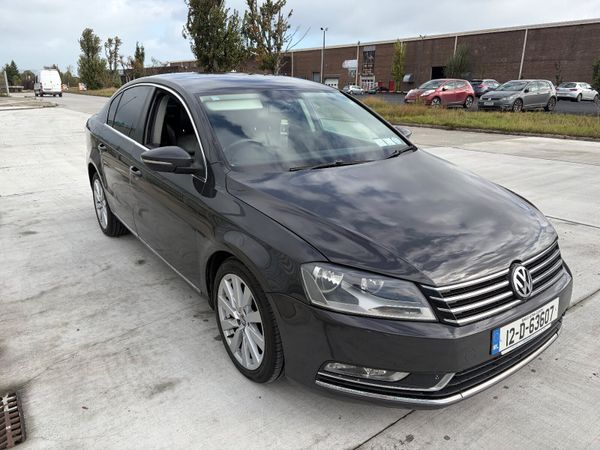 Volkswagen Passat Saloon, Petrol, 2012, Grey