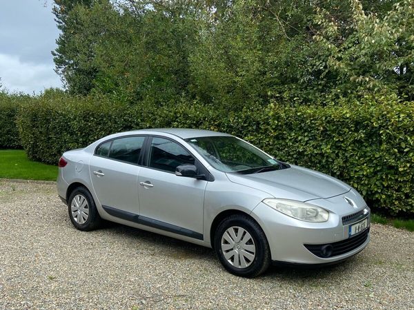 Renault Fluence Saloon, Diesel, 2011, Silver