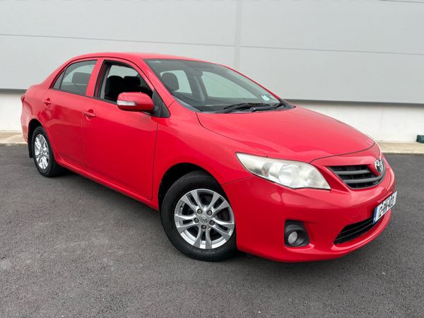 Toyota Corolla Saloon, Diesel, 2012, Red