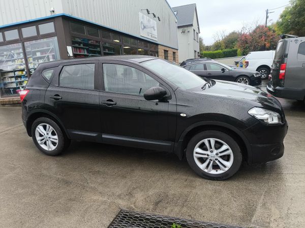 Nissan Qashqai Hatchback, Diesel, 2011, Black