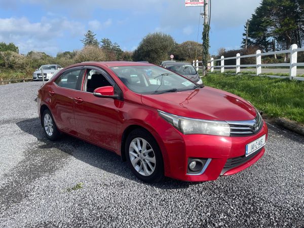 Toyota Corolla Saloon, Diesel, 2014, Red