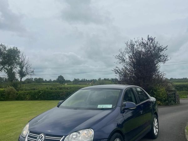 Volkswagen Jetta Saloon, Diesel, 2010, Blue