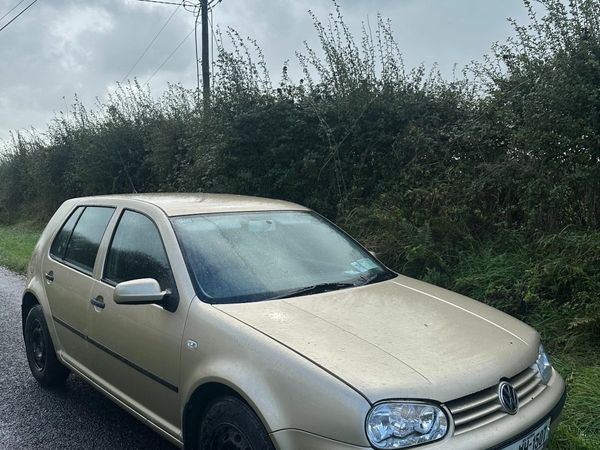 Volkswagen Golf Hatchback, Petrol, 2002, Gold