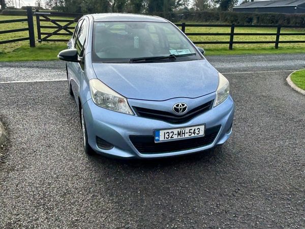 Toyota Yaris Hatchback, Diesel, 2013, Blue