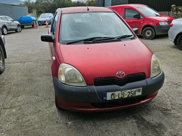 Toyota Yaris Hatchback, Petrol, 2001, Red