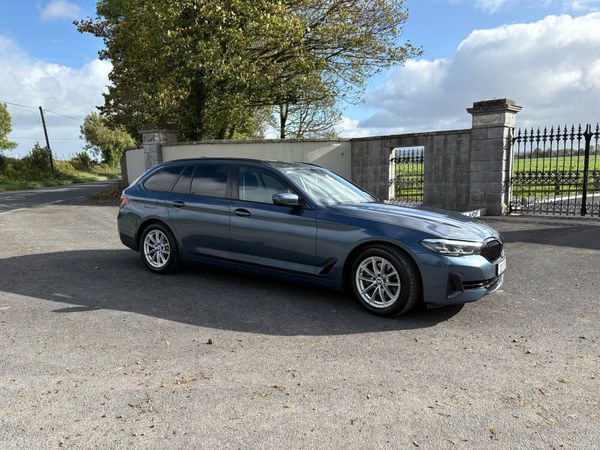 BMW 5-Series Estate/Jeep, Diesel, 2023, Blue