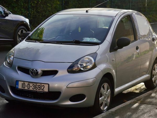 Toyota Aygo Hatchback, Petrol, 2010, Silver