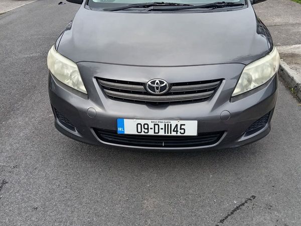 Toyota Corolla Saloon, Diesel, 2009, Grey