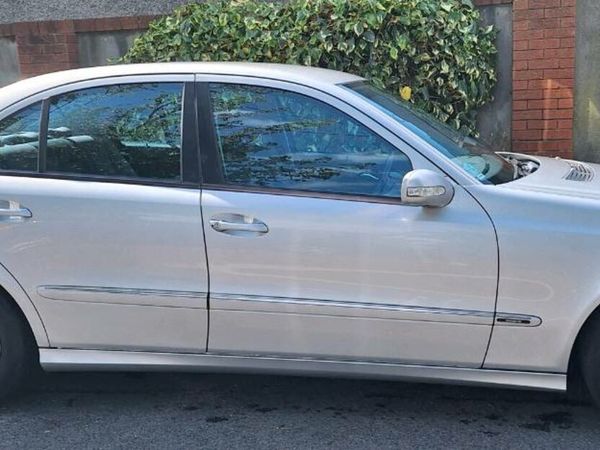 Mercedes-Benz E-Class Saloon, Petrol, 2004, Silver