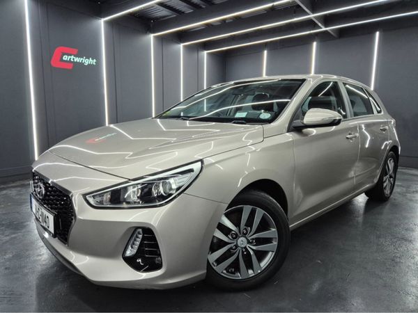 Hyundai i30 Hatchback, Petrol, 2018, White