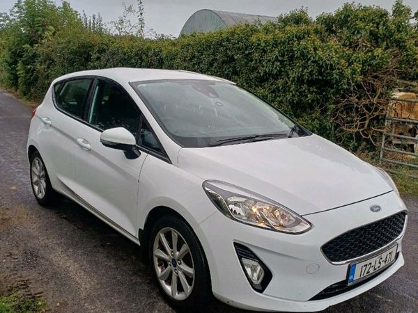 Ford Fiesta Hatchback, Petrol, 2017, White
