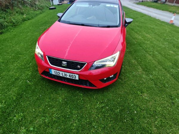 SEAT Leon Hatchback, Petrol, 2013, Red