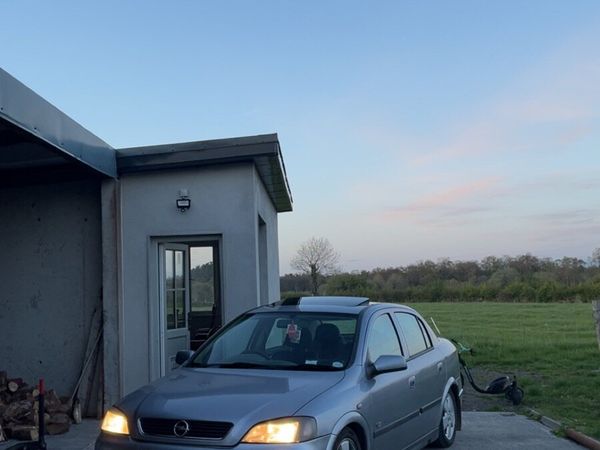 Opel Astra Saloon, Diesel, 2003, Silver