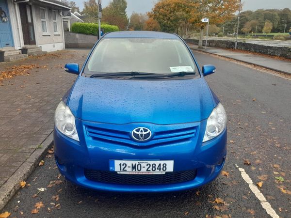 Toyota Auris Hatchback, Petrol, 2012, Blue