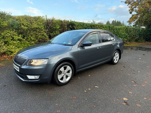 Skoda Octavia Saloon, Diesel, 2015, Grey