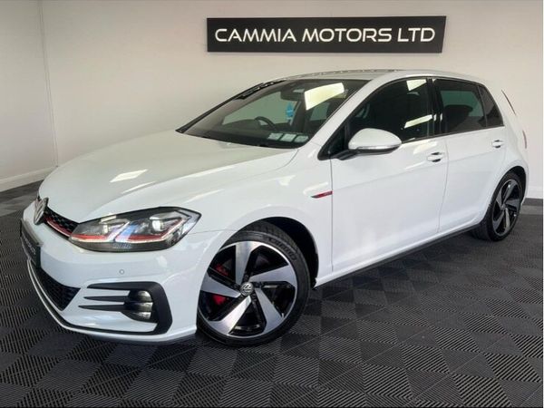 Volkswagen Golf Hatchback, Petrol, 2017, White