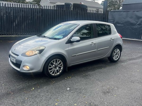 Renault Clio Hatchback, Ethanol Petrol, 2012, Silver