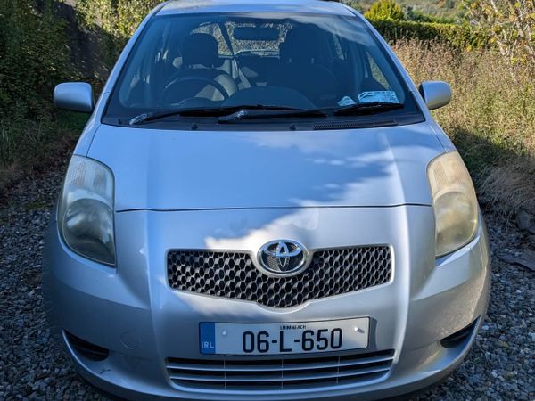 Toyota Yaris Hatchback, Petrol, 2006, Silver