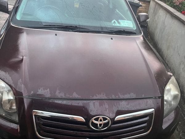 Toyota Avensis Saloon, Petrol, 2007, Red
