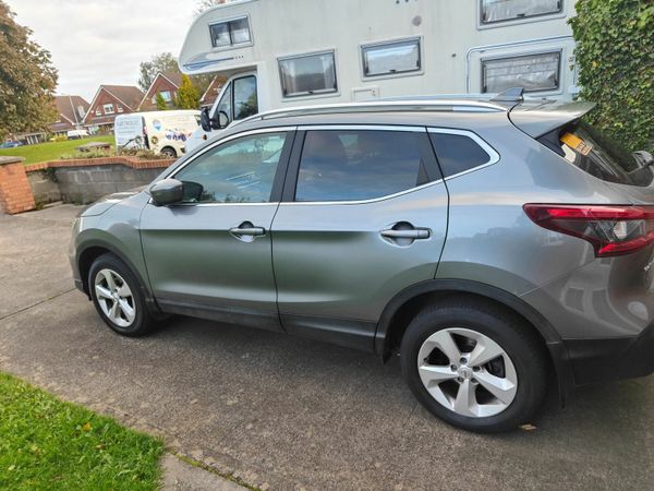 Nissan Qashqai MPV, Petrol, 2018, Grey