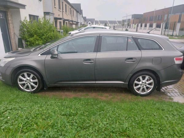Toyota Avensis Estate, Diesel, 2011, Green