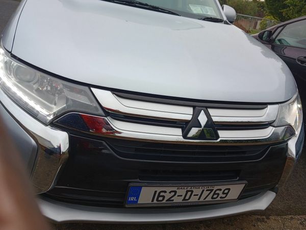 Mitsubishi Outlander SUV, Diesel, 2016, Silver