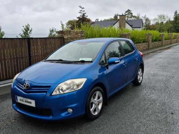 Toyota Auris Hatchback, Petrol, 2011, Blue