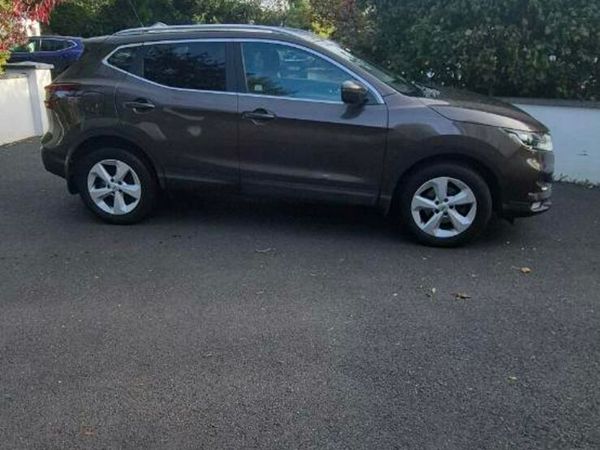 Nissan Qashqai MPV, Petrol, 2020, Brown