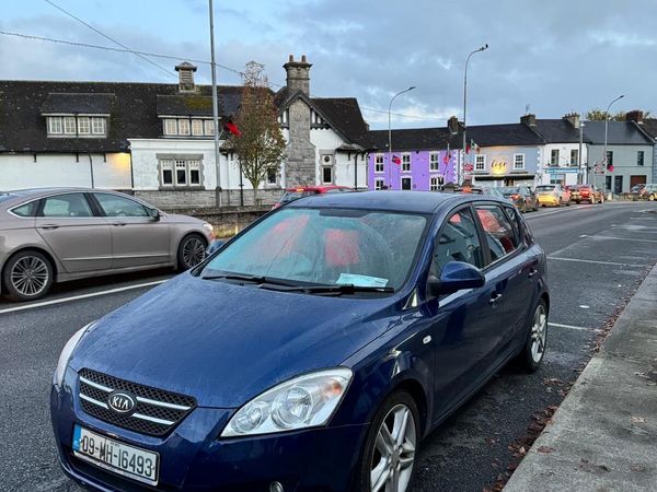 Kia Ceed Hatchback, Diesel, 2009, Blue