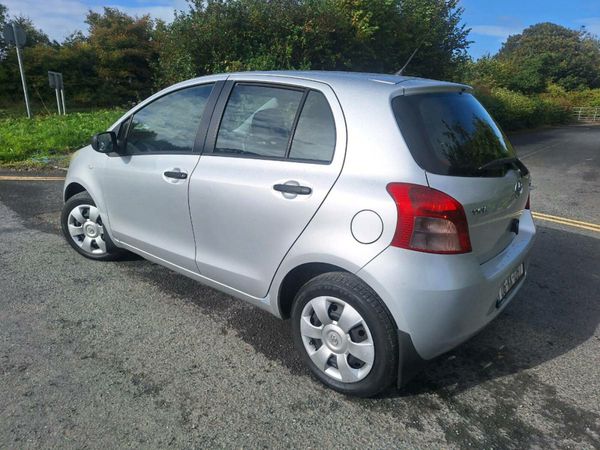 Toyota Yaris Hatchback, Petrol, 2006, Silver