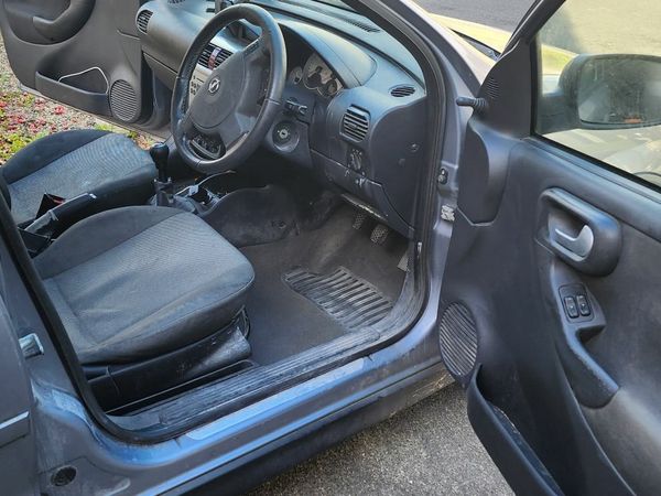 Opel Corsa Hatchback, Petrol, 2006, Silver