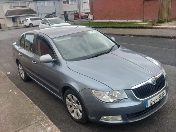 Skoda Superb Hatchback, Diesel, 2012, Grey