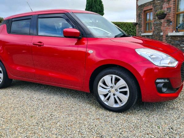 Suzuki Swift Hatchback, Petrol, 2017, Red