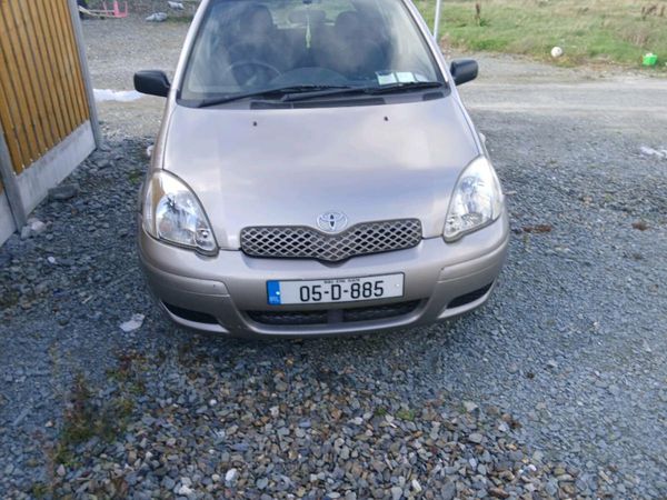 Toyota Yaris Hatchback, Petrol, 2005, Grey