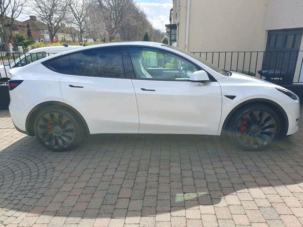 Tesla Model Y MPV, Electric, 2023, White