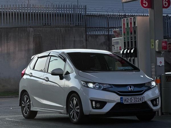 Honda Fit Hatchback, Petrol Hybrid, 2014, White