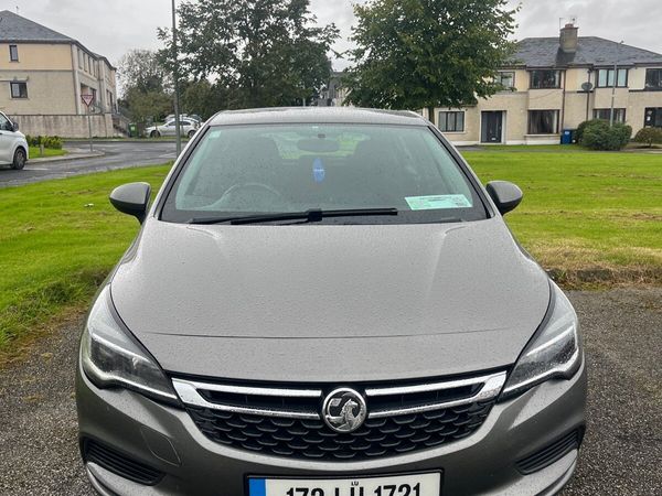 Vauxhall Astra Hatchback, Diesel, 2017, Grey