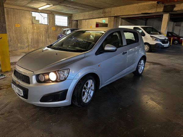 Chevrolet Aveo Hatchback, Petrol, 2012, Silver