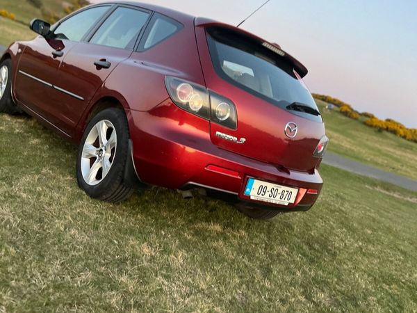 Mazda Mazda3 Hatchback, Diesel, 2009, Red
