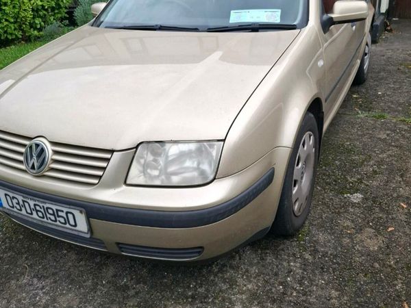 Volkswagen Bora Saloon, Petrol, 2003, Gold