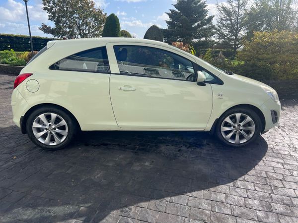 Vauxhall Corsa Hatchback, Petrol, 2012, Green