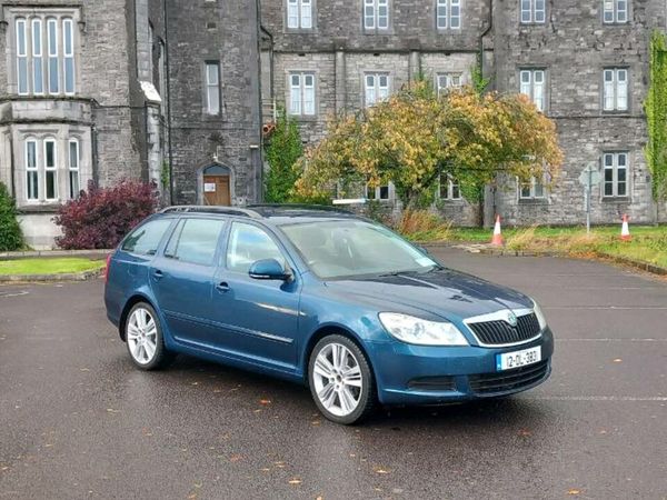 Skoda Octavia Estate, Diesel, 2012, Blue