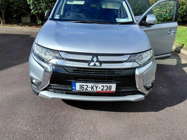 Mitsubishi Outlander SUV, Diesel, 2016, Silver