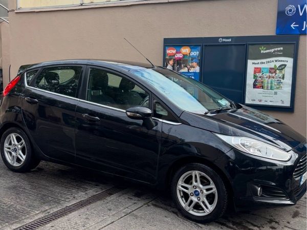 Ford Fiesta Hatchback, Petrol, 2013, Black