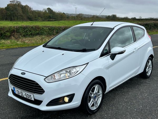 Ford Fiesta Hatchback, Petrol, 2013, White