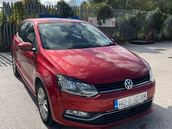 Volkswagen Polo Hatchback, Petrol, 2014, Red