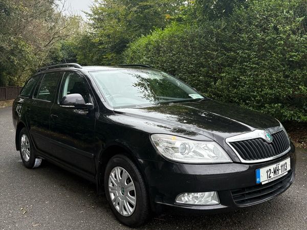 Skoda Octavia Estate, Petrol, 2012, Black