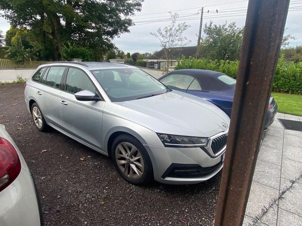 Skoda Octavia Estate, Petrol, 2021, Grey
